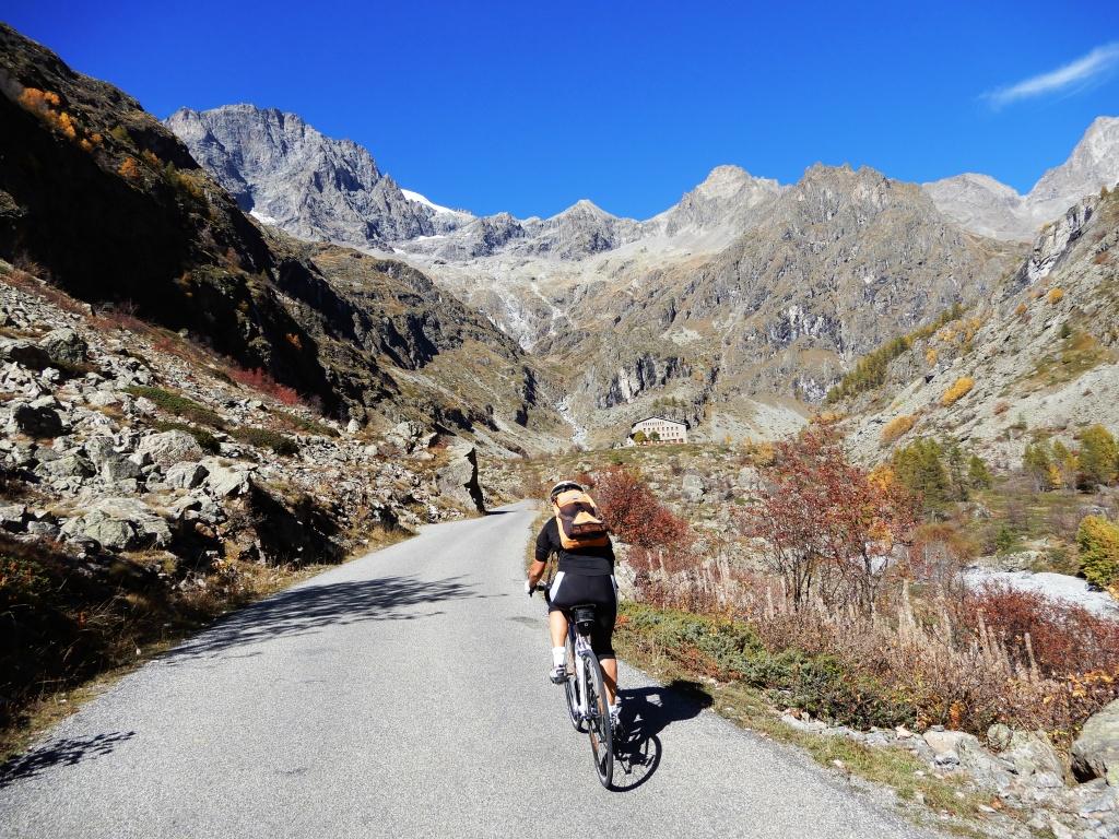 Arrivée au Refuge du Giobernay 1650 m
