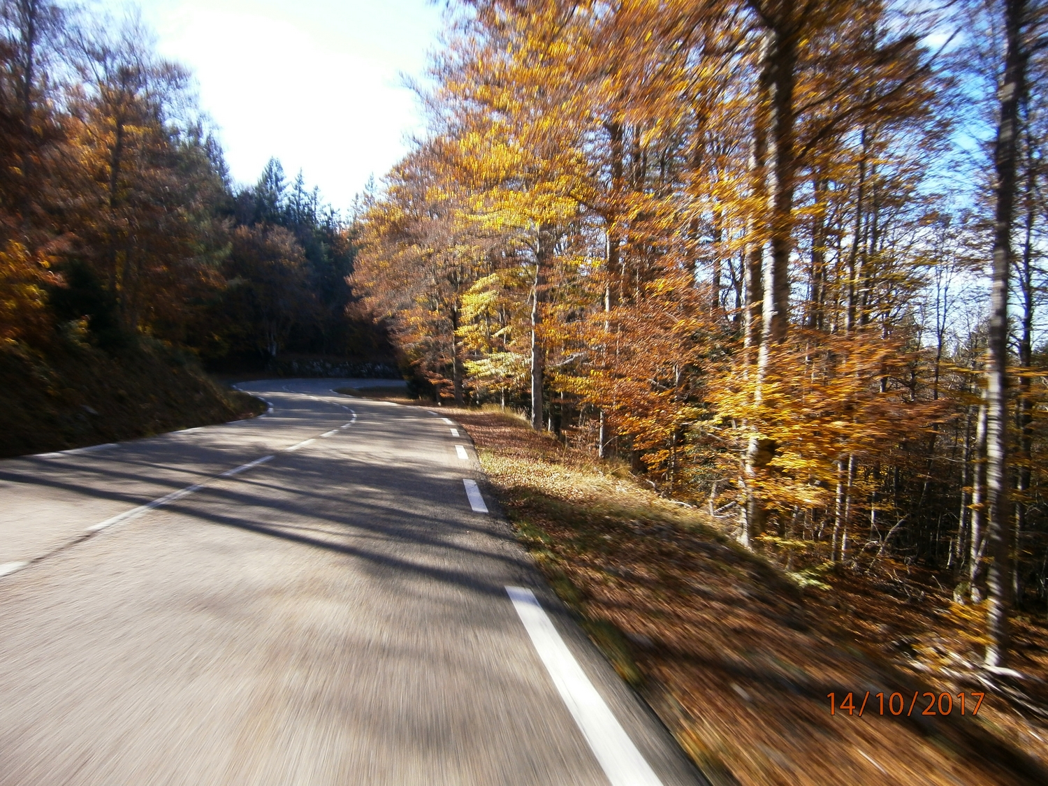 58 Descente du col de la serreyrède vers Camprieux.jpg