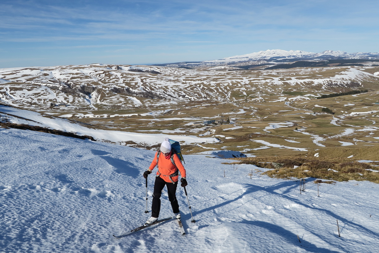 Montée sur les Monts du Cézallier
