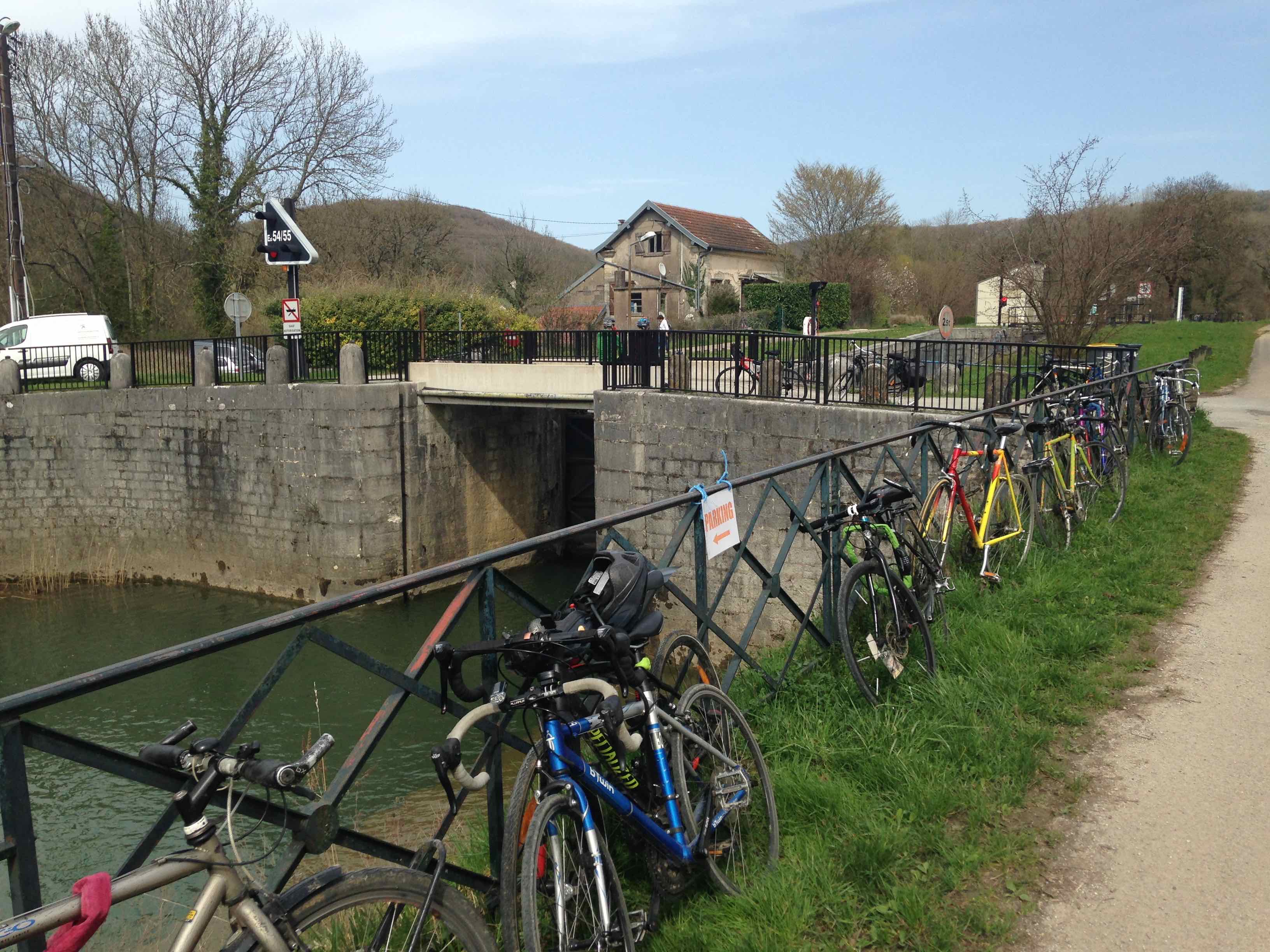 La guinguette à Aveney.jpg