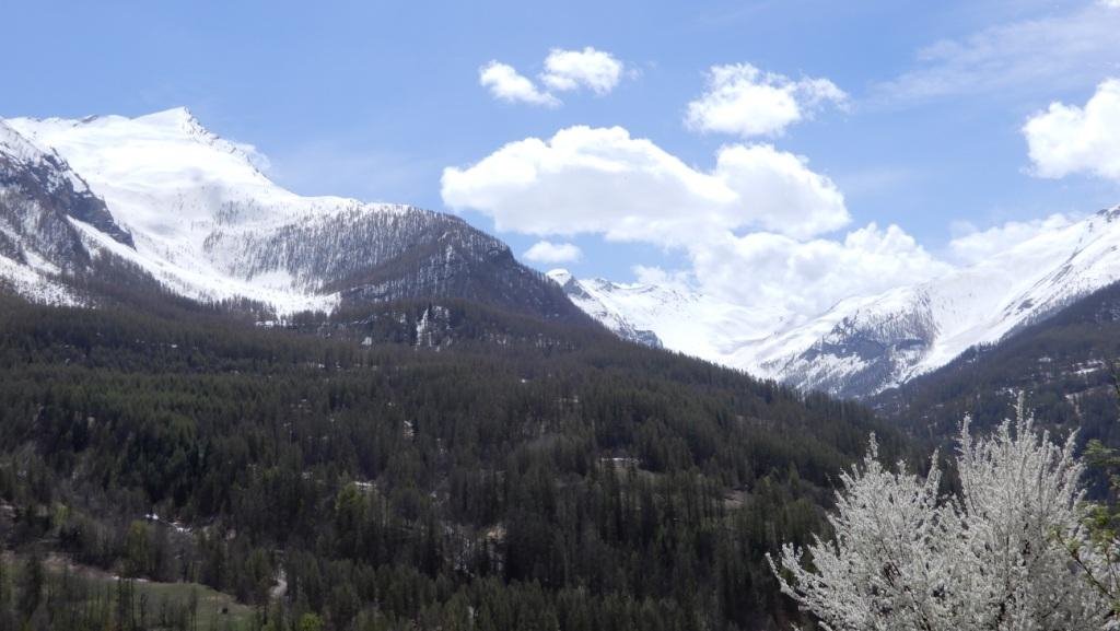 Vues sur l'Aiguille d'Orcières et La Coupa, belles classiques de la Randonnée à skis