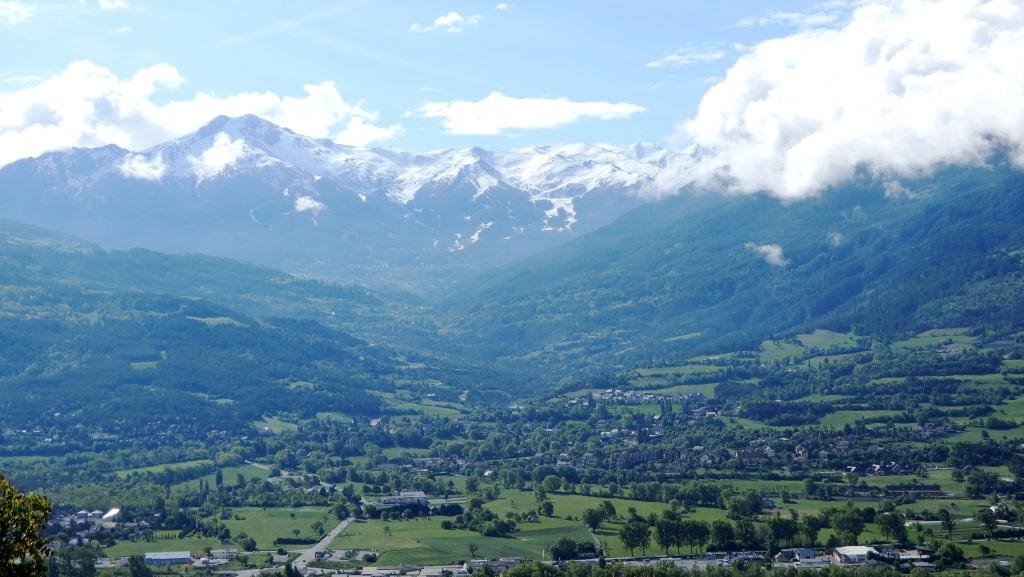 Plaine d'Embrun, les Orres en face