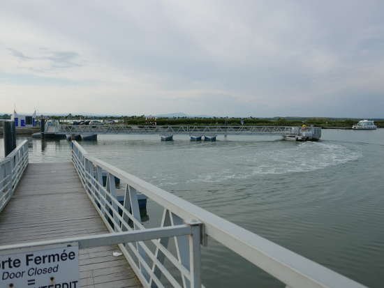 C'est l'heure de fermer le pont flottant