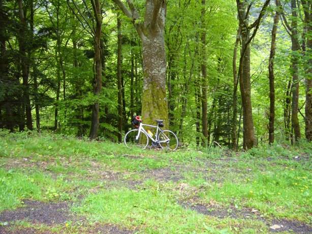 A l'abri de la pluie lors d'une de mes pauses lors de la descente sous la pluie.