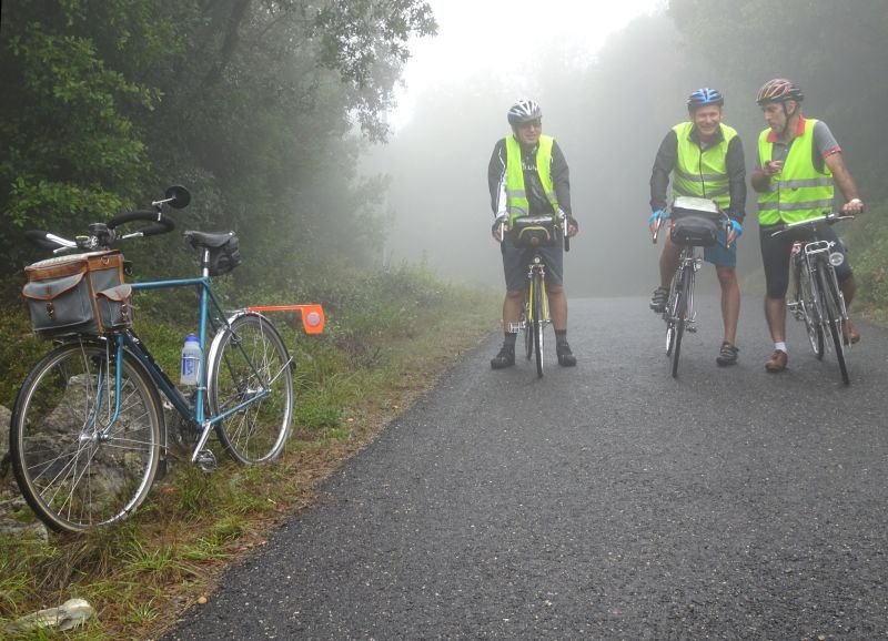 Premier col, le brouillard n'est pas loin