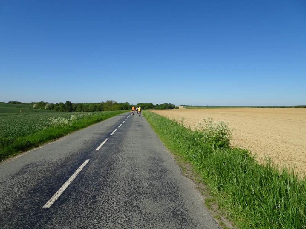 Un peu de route... entre deux cimetières