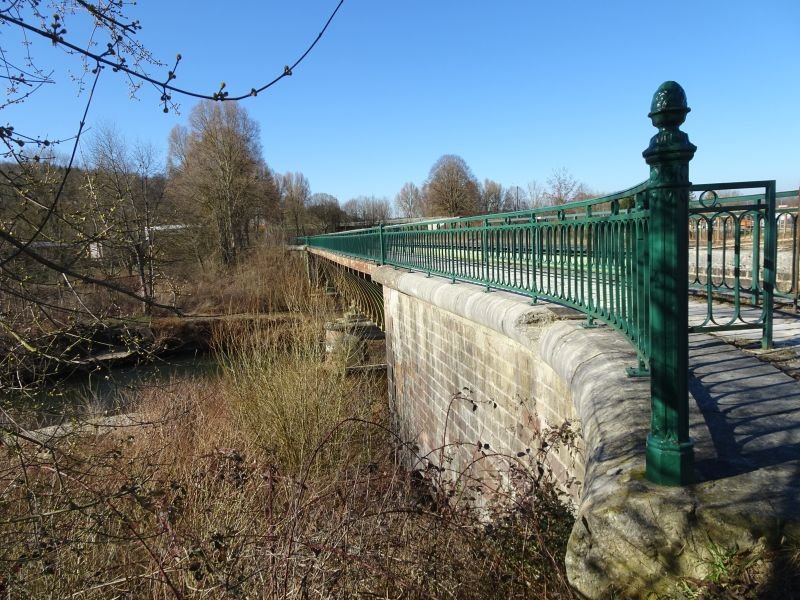 Pont-canal sur la Trouée Verte