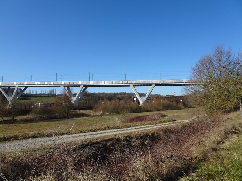 Viaduc de la ligne TGV