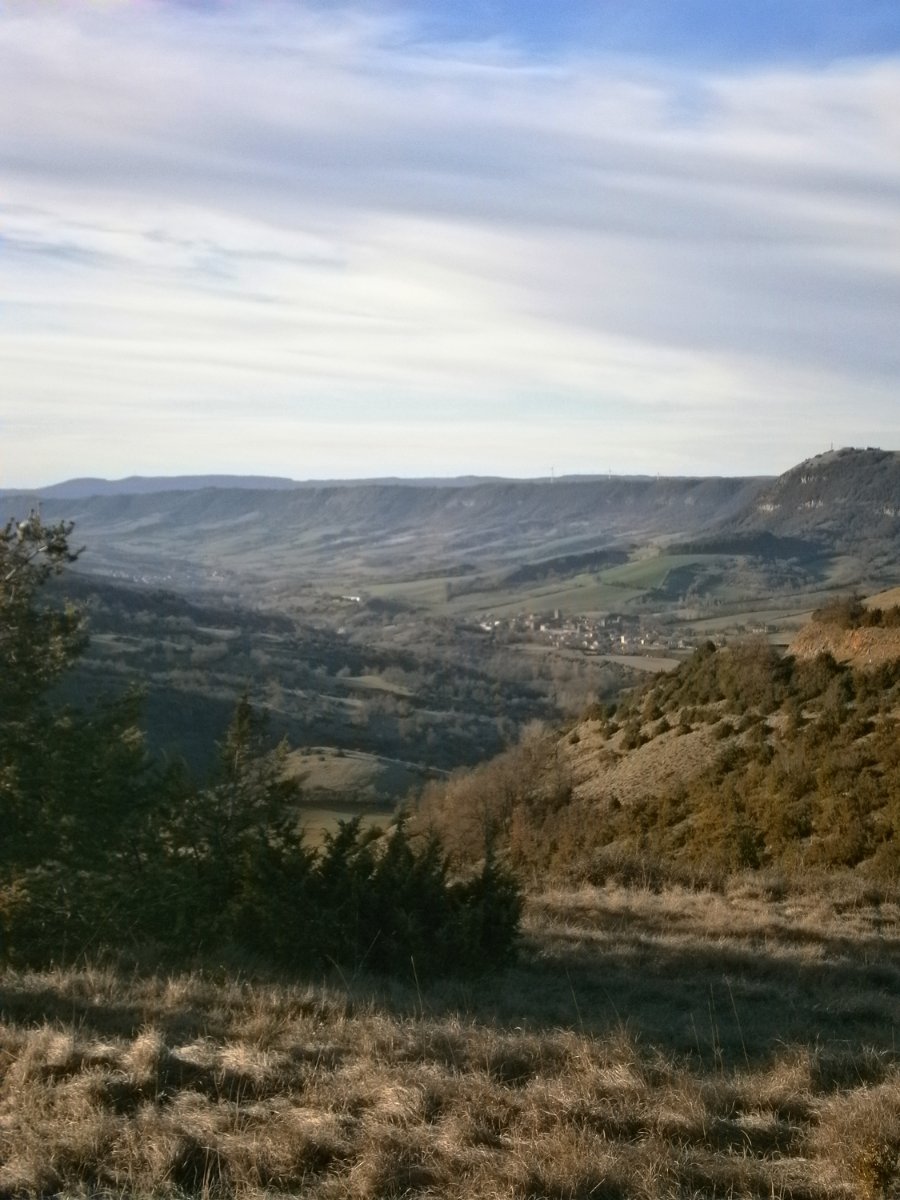 Vu de la vallée du Cernon juste au dessus de sa source.
