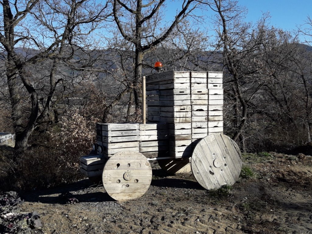 Tracteur en palettes de fruits
