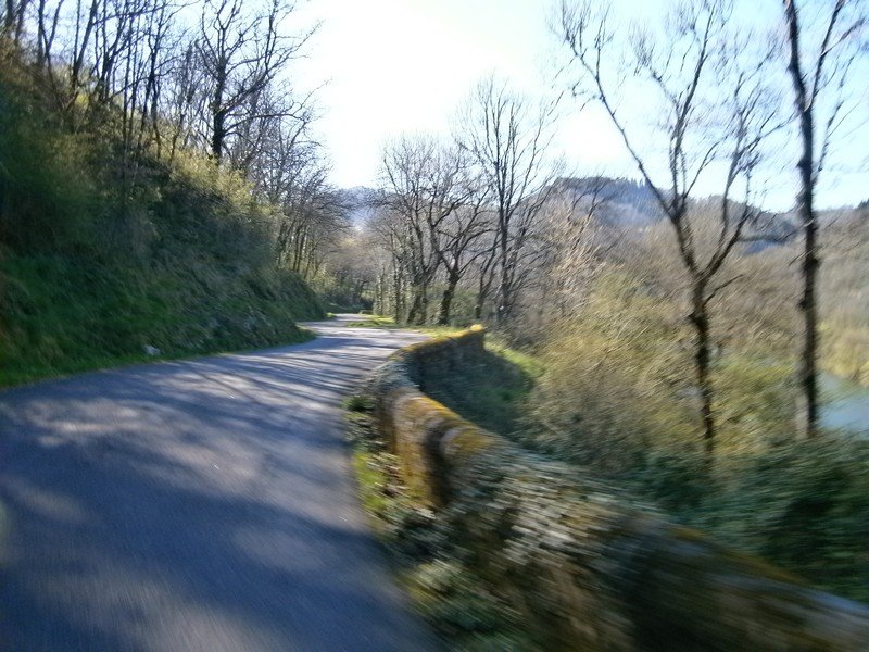 Une jolie petite route pour descendre la Vallée du Tarn.