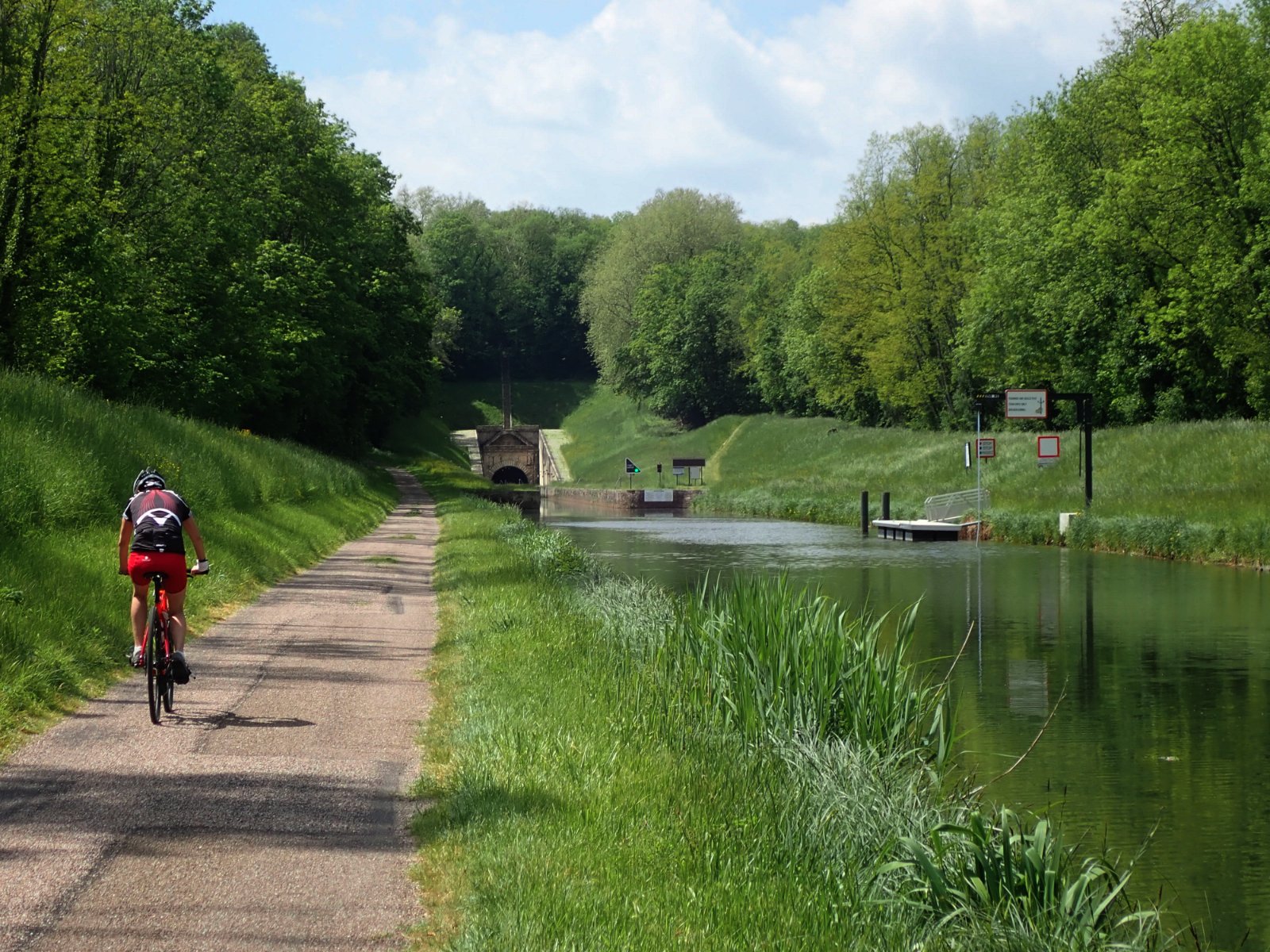 le canal tunnel.jpg