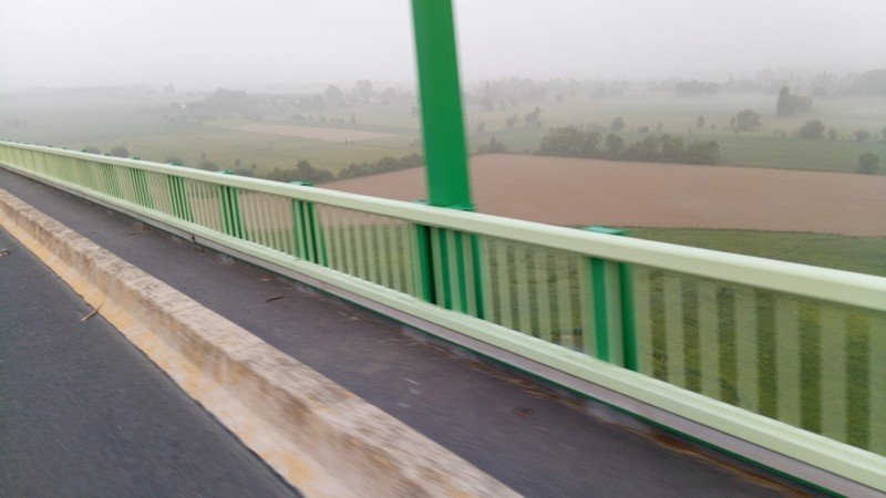 Le pont dans une ambiance ouatée.