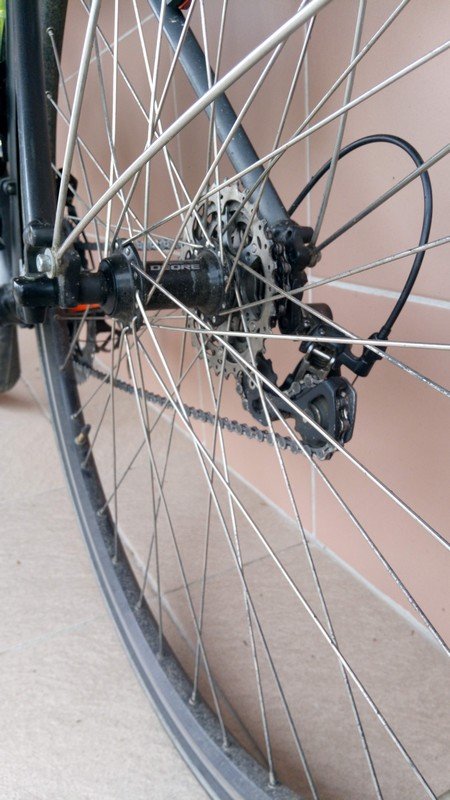 Câble de dérailleur cassé : je reste sur le 14 dents à l'arrière et je jongle entre le 50 et le 34 dents à l'avant