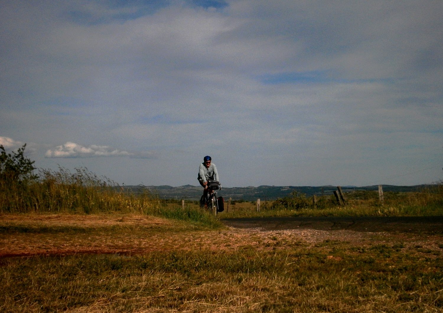 Et voici Vincent qui arrive sur sa superbe monture.