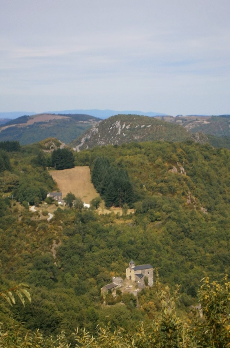 Le hameau de Blanc avec sa chapelle.