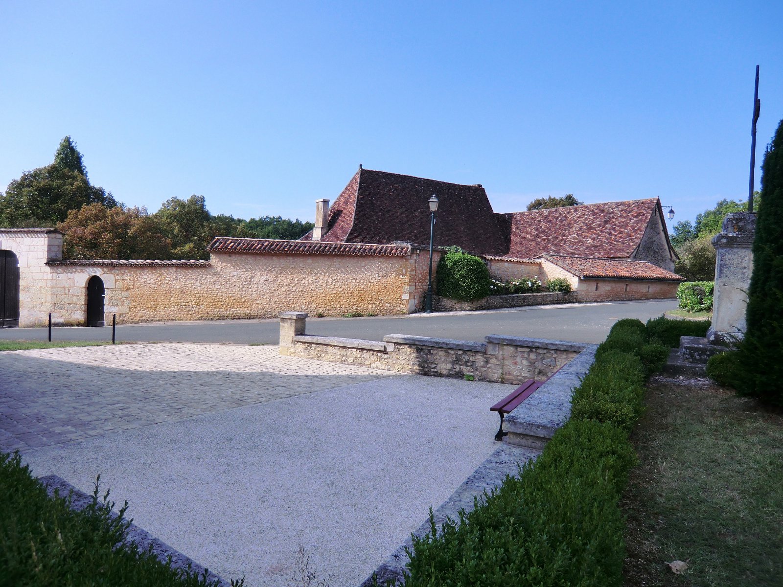 Beaux toits périgourdins f.jpg