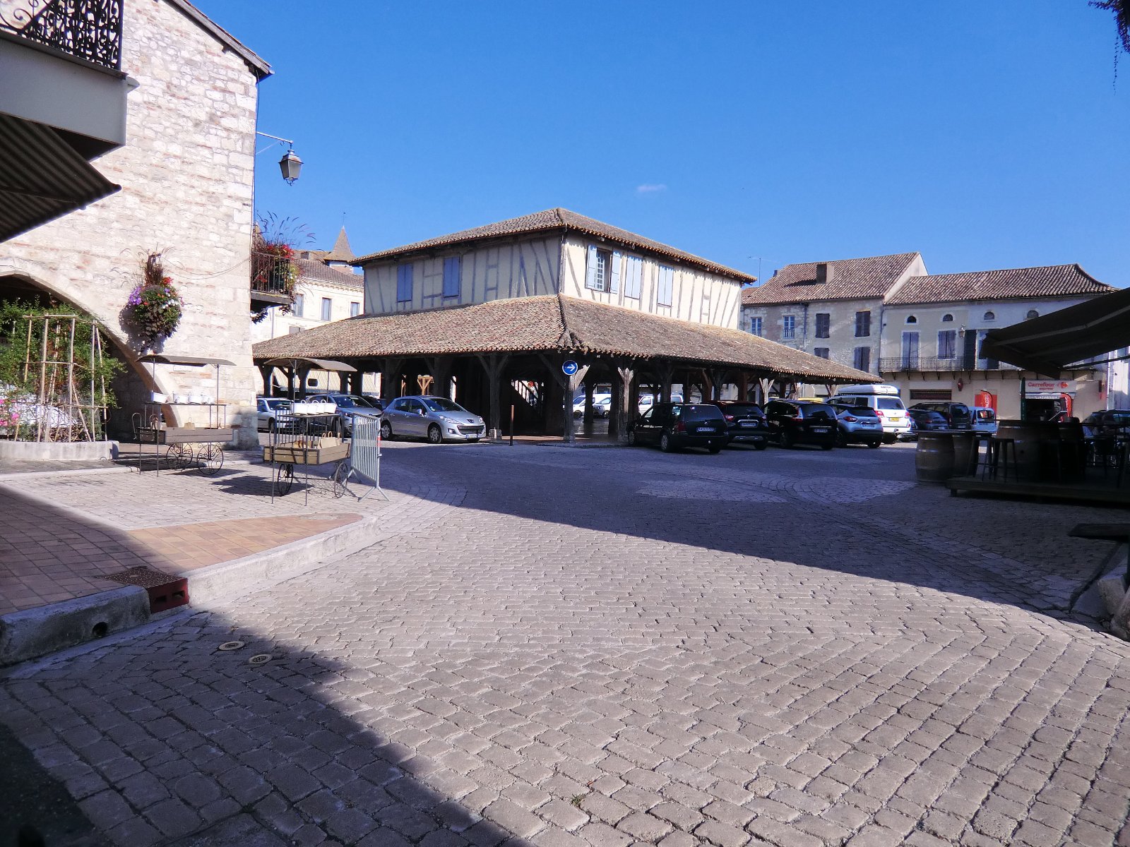Villereal - La halle f.jpg