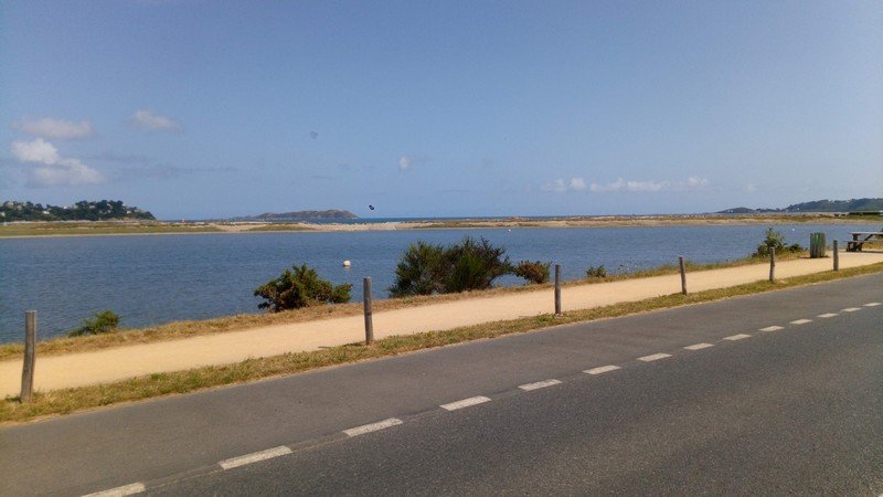 Les Sept Iles au loin