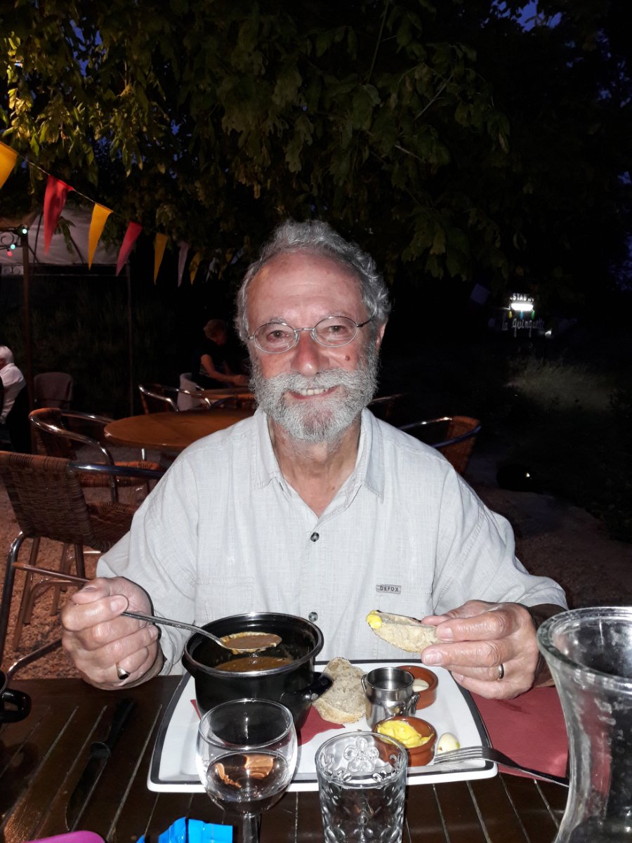 Repas du soir après 110 km f.jpg