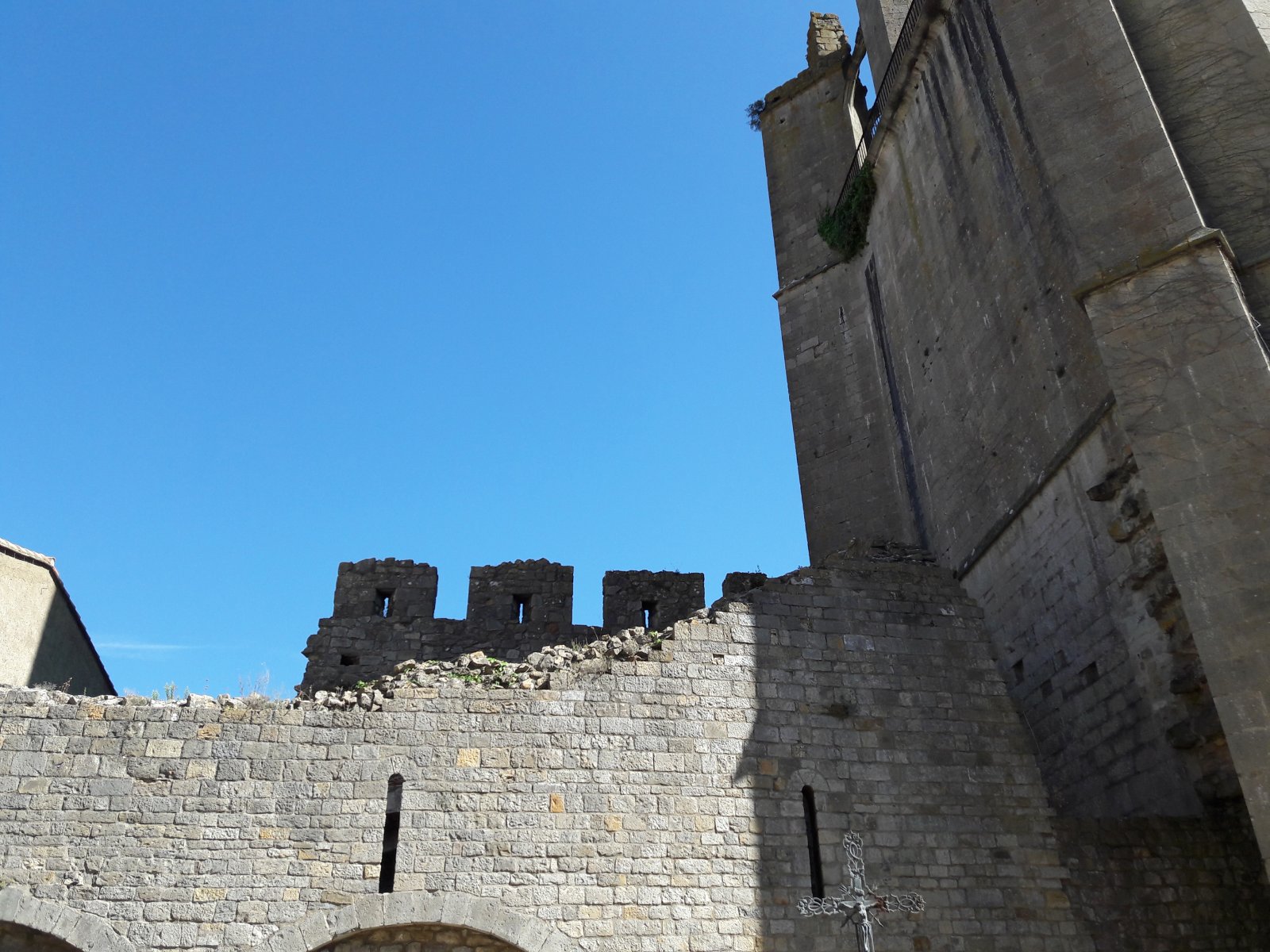 Vestiges église abbatiale.jpg