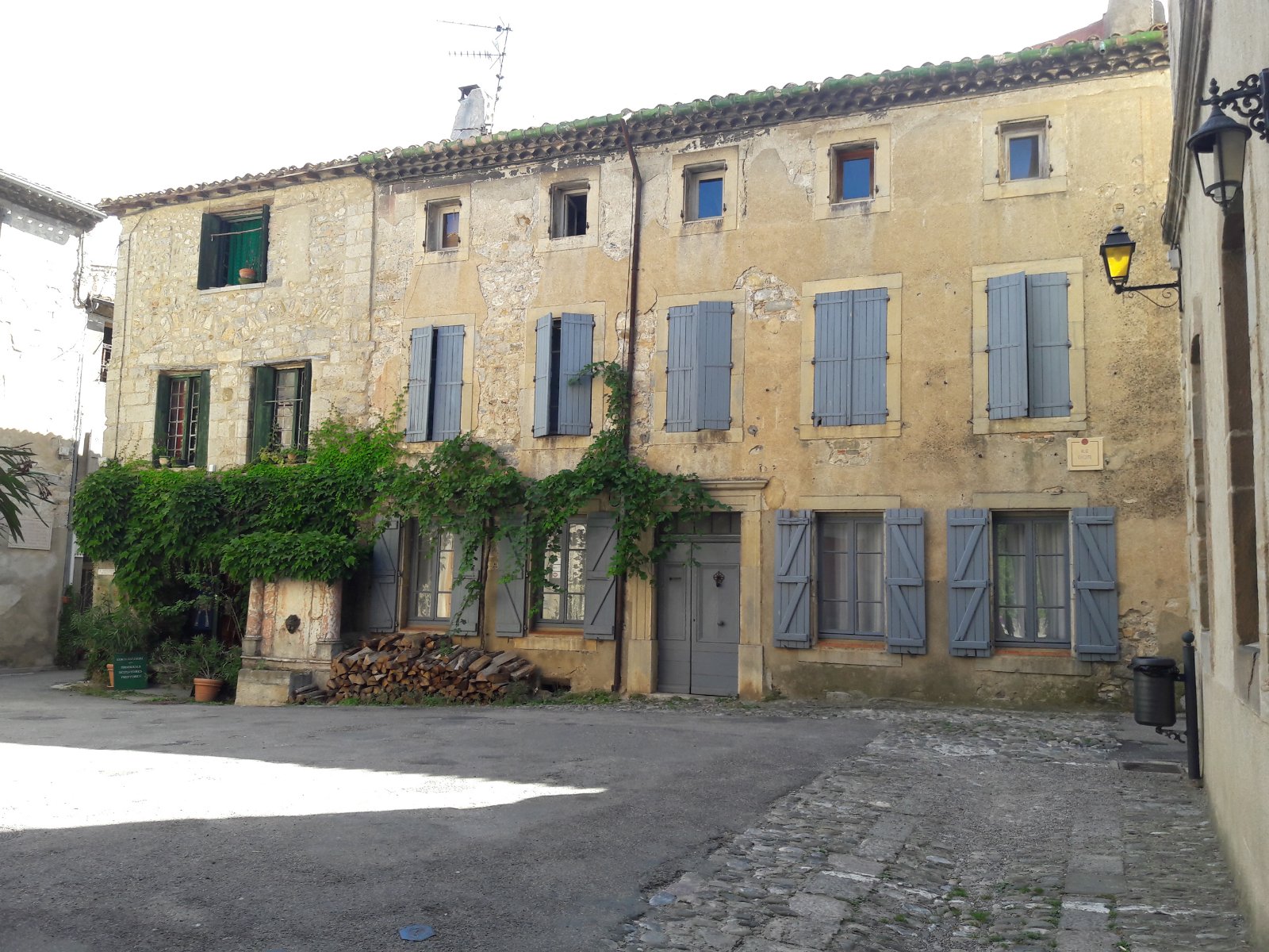 Maison cossue.jpg