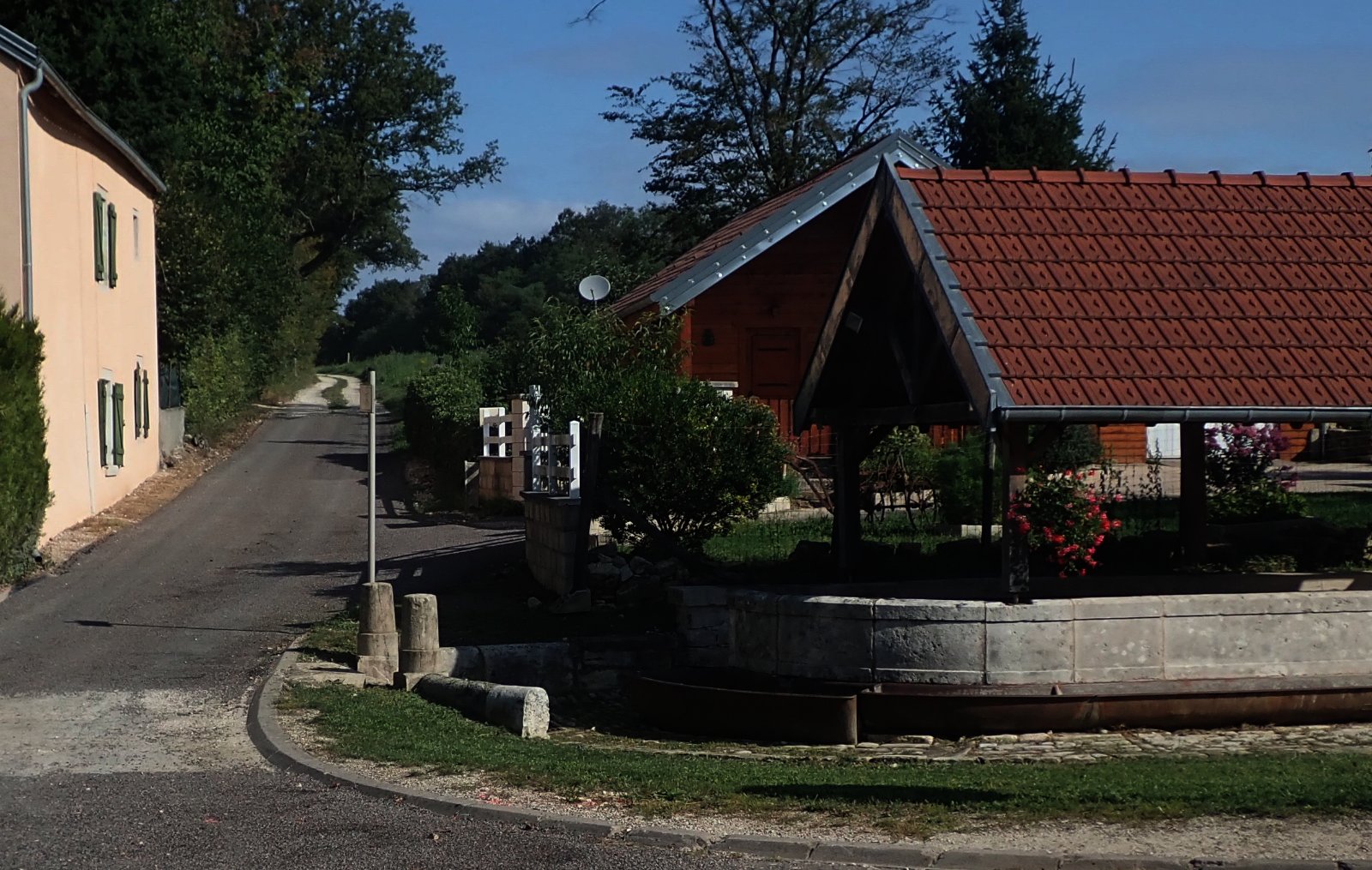 Le Perrenot - fin de la route.jpg