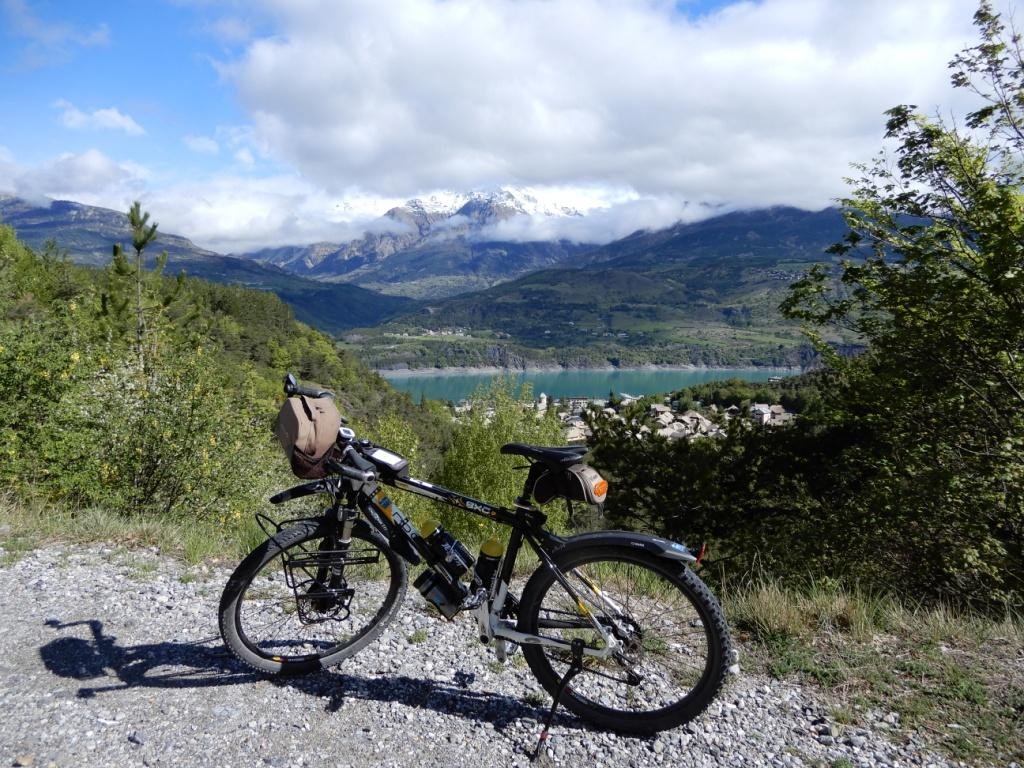 Savines et son lac