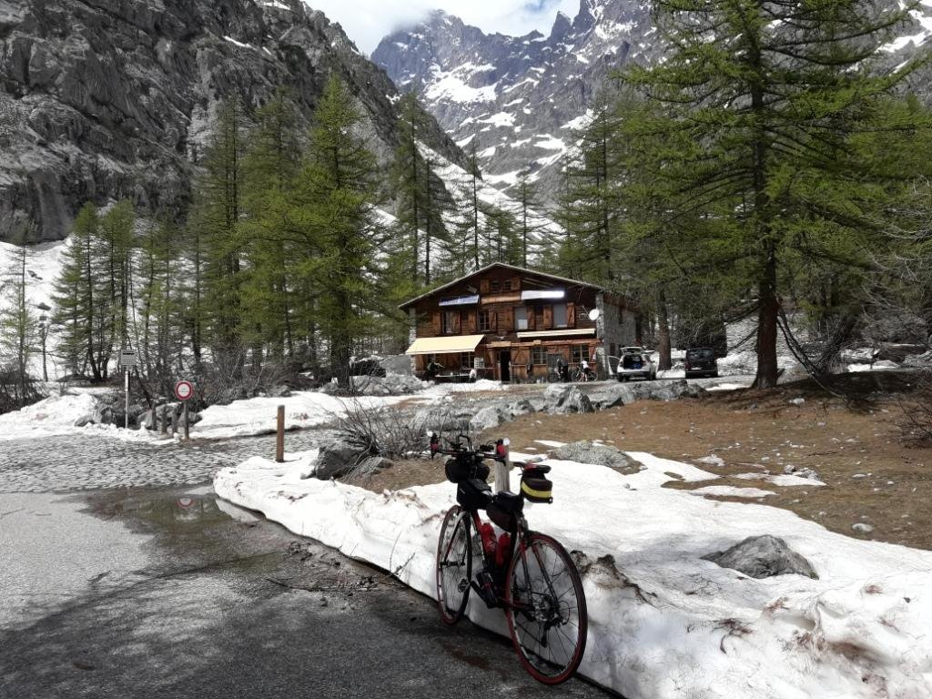 Refuge du Pré de Madame Carle 1850 m
