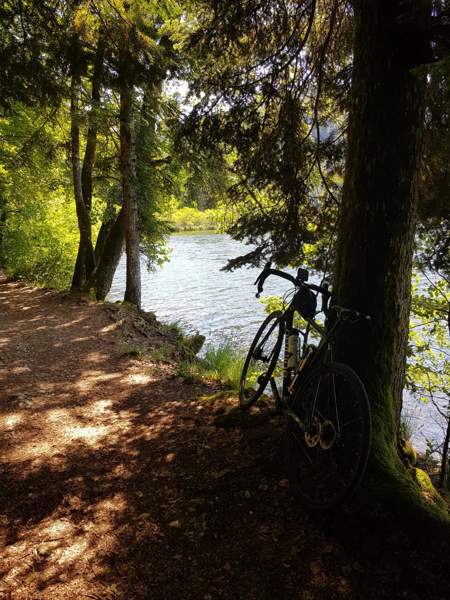 santier du tour du lac de Bonlieu.jpg