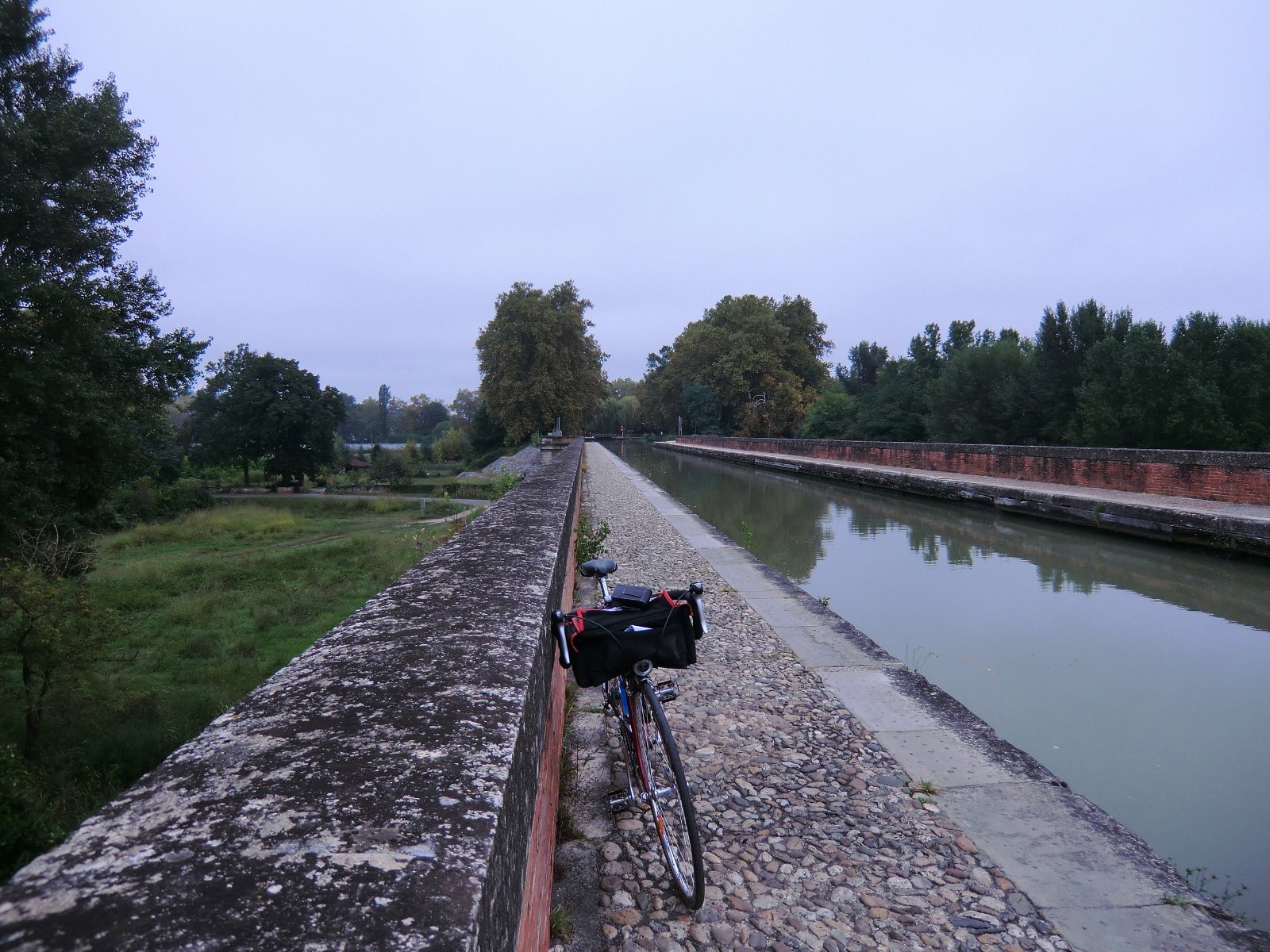 Le pont-canal à Moissac 2 f.jpg