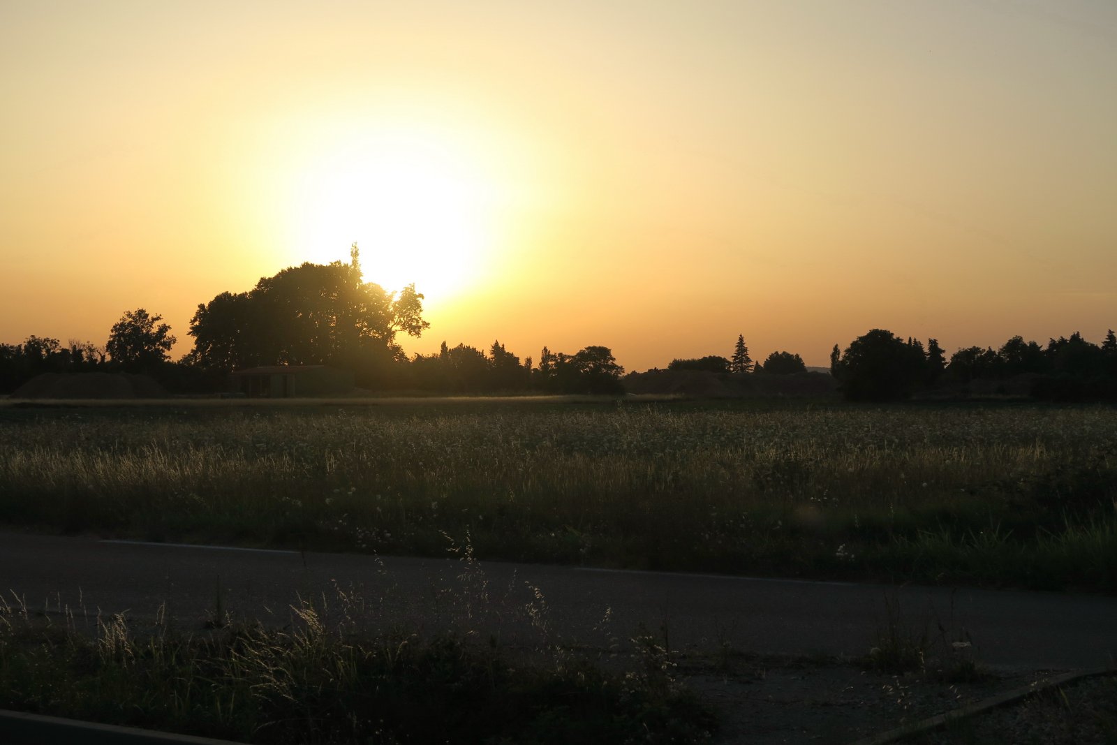Coucher de soleil brumeux