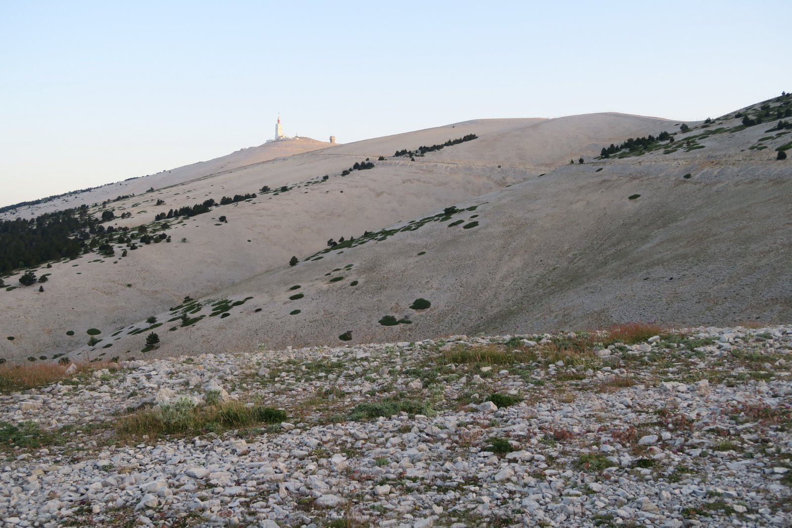 Le Mont Ventoux se dévoile