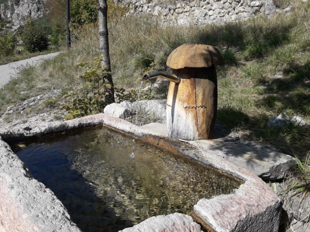 Casse-croûte face à la vallée