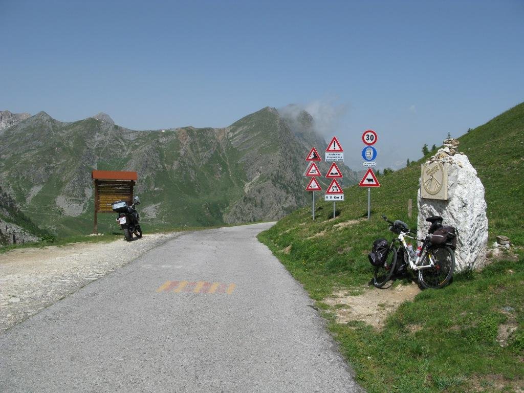 Colle d'Eisichie, monument Fausto Coppi
