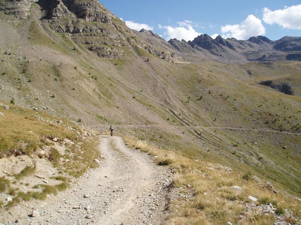 Descente vers Bayasse, sur une portion encore en bon état