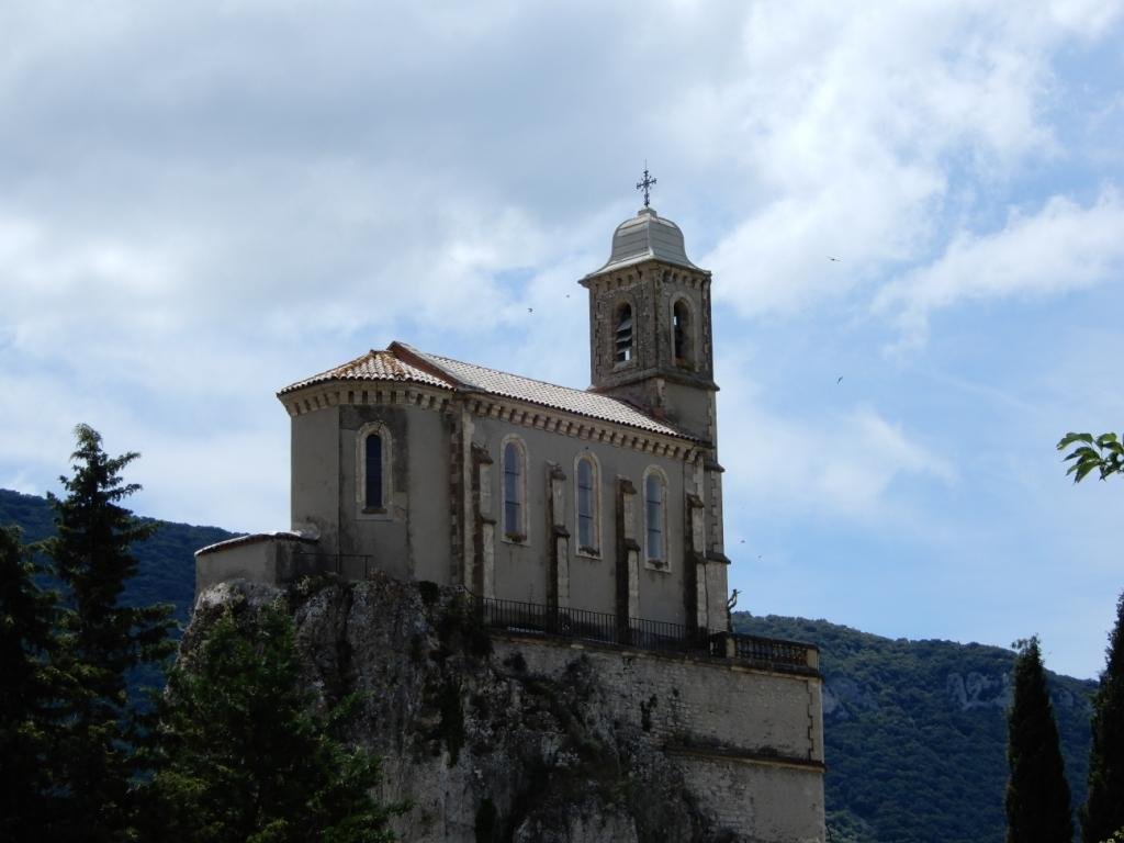 Église de Pierrelongue<br /><br /><br />Église de Pierrelongue