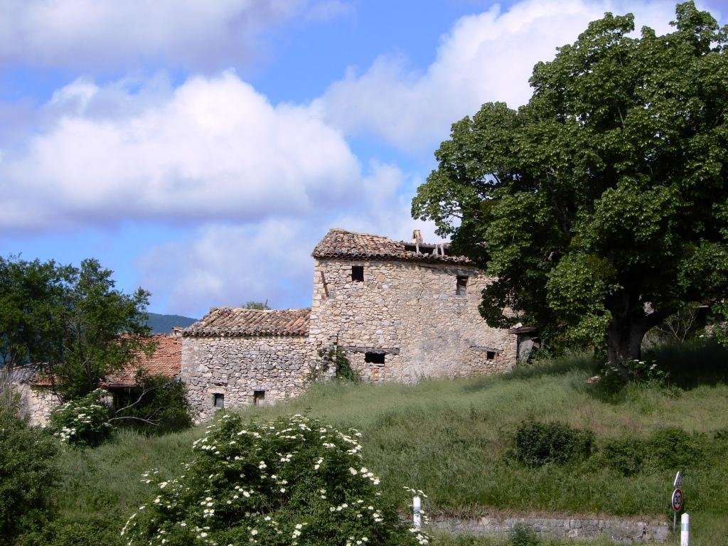 Bâtisse typique vallée du Jabron