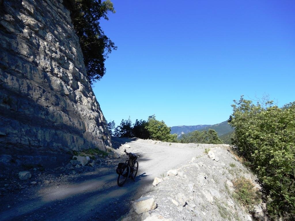 Bas de la descente du Col de Saint-Léger...