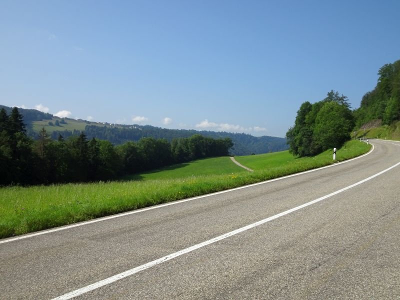 La montée continue
