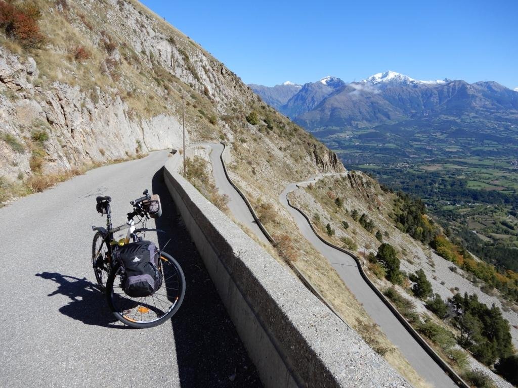 Derniers lacets du Col du Noyer