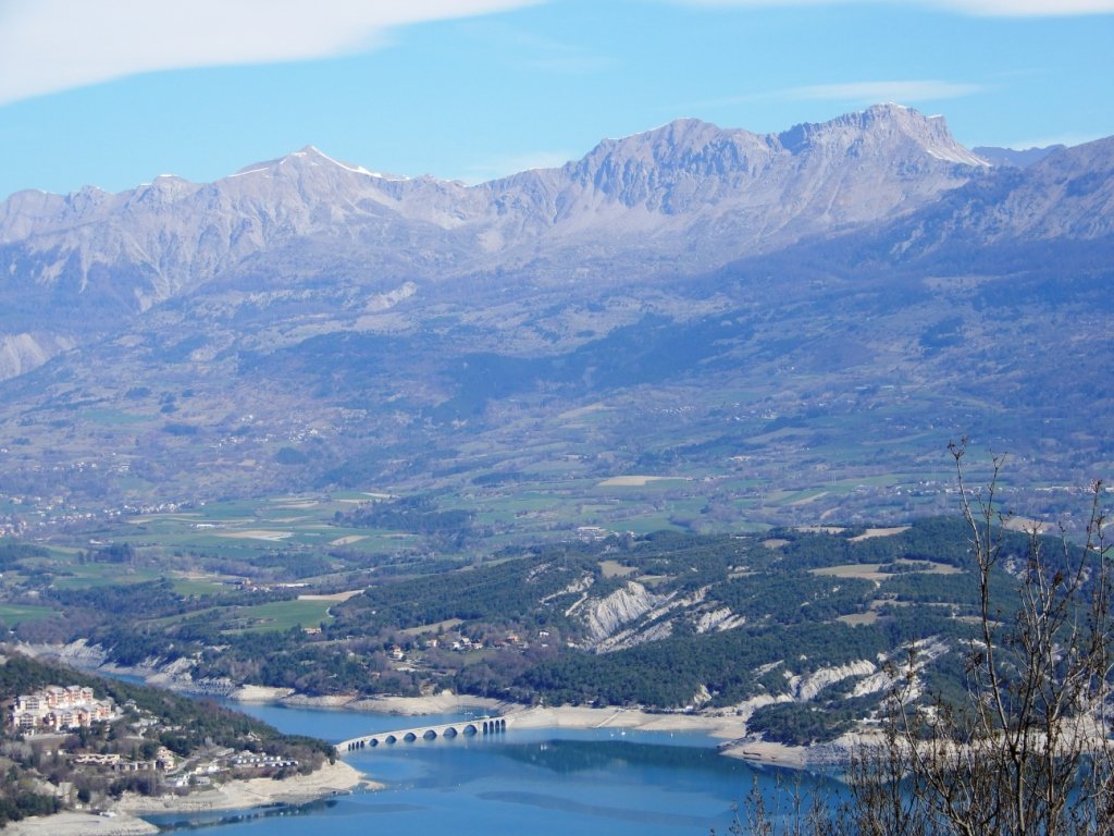 Lac de Serre-Ponçon, Viaduc immergé l'été