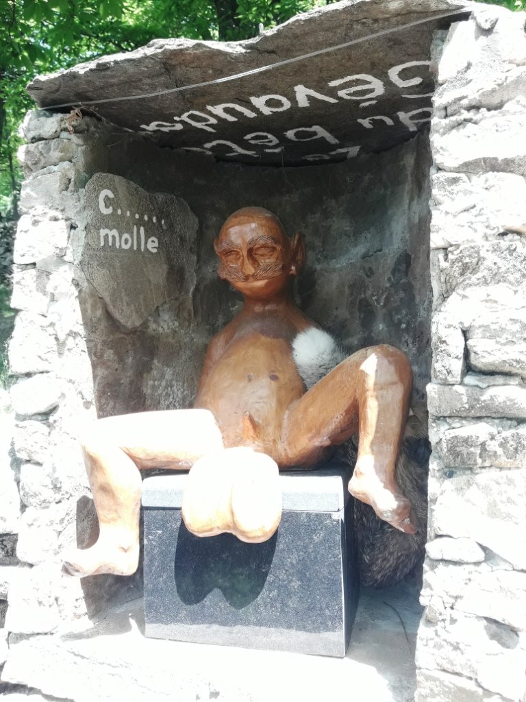 Hum...