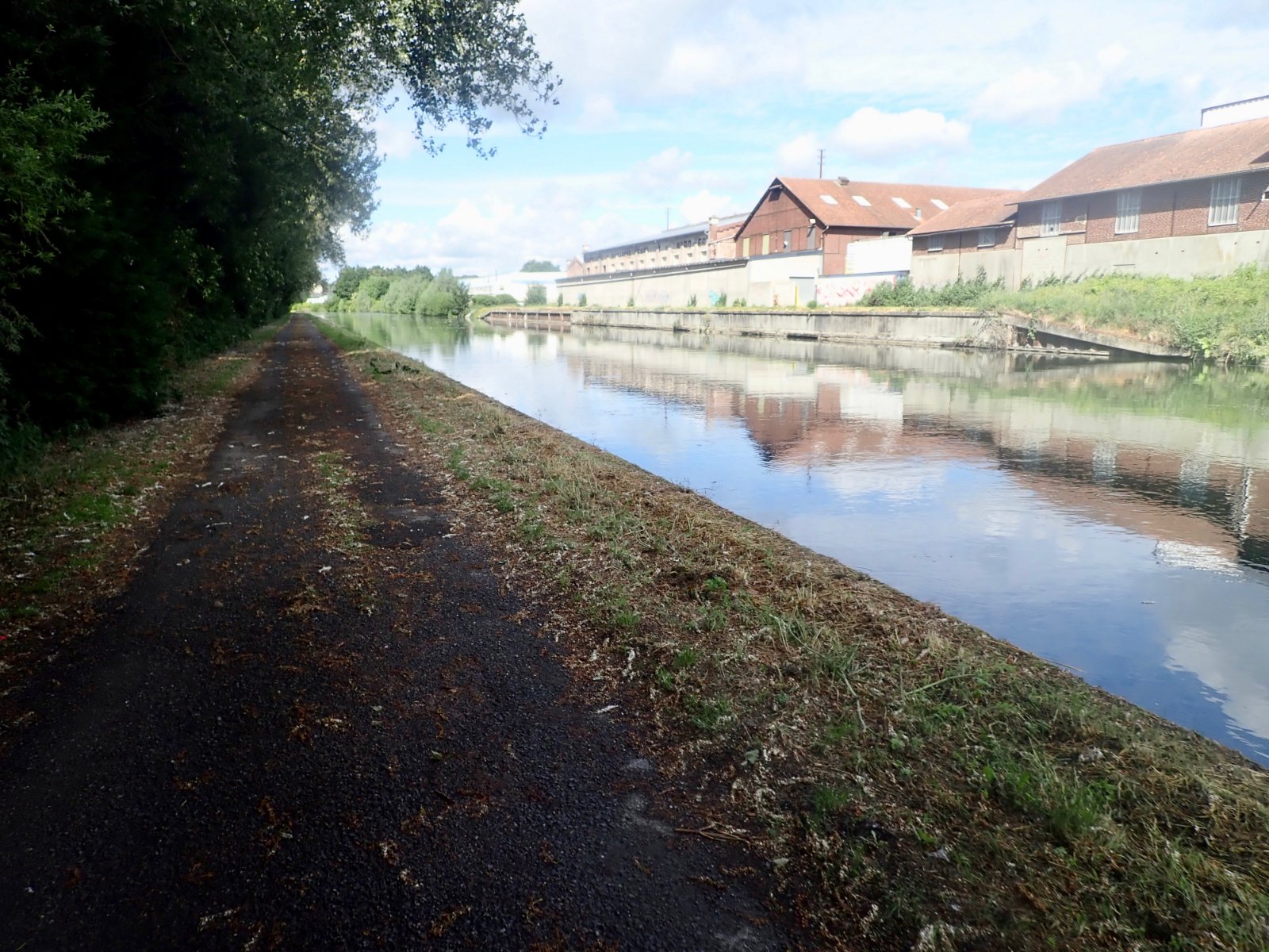 chemin de halage à Saint Quentin.jpg