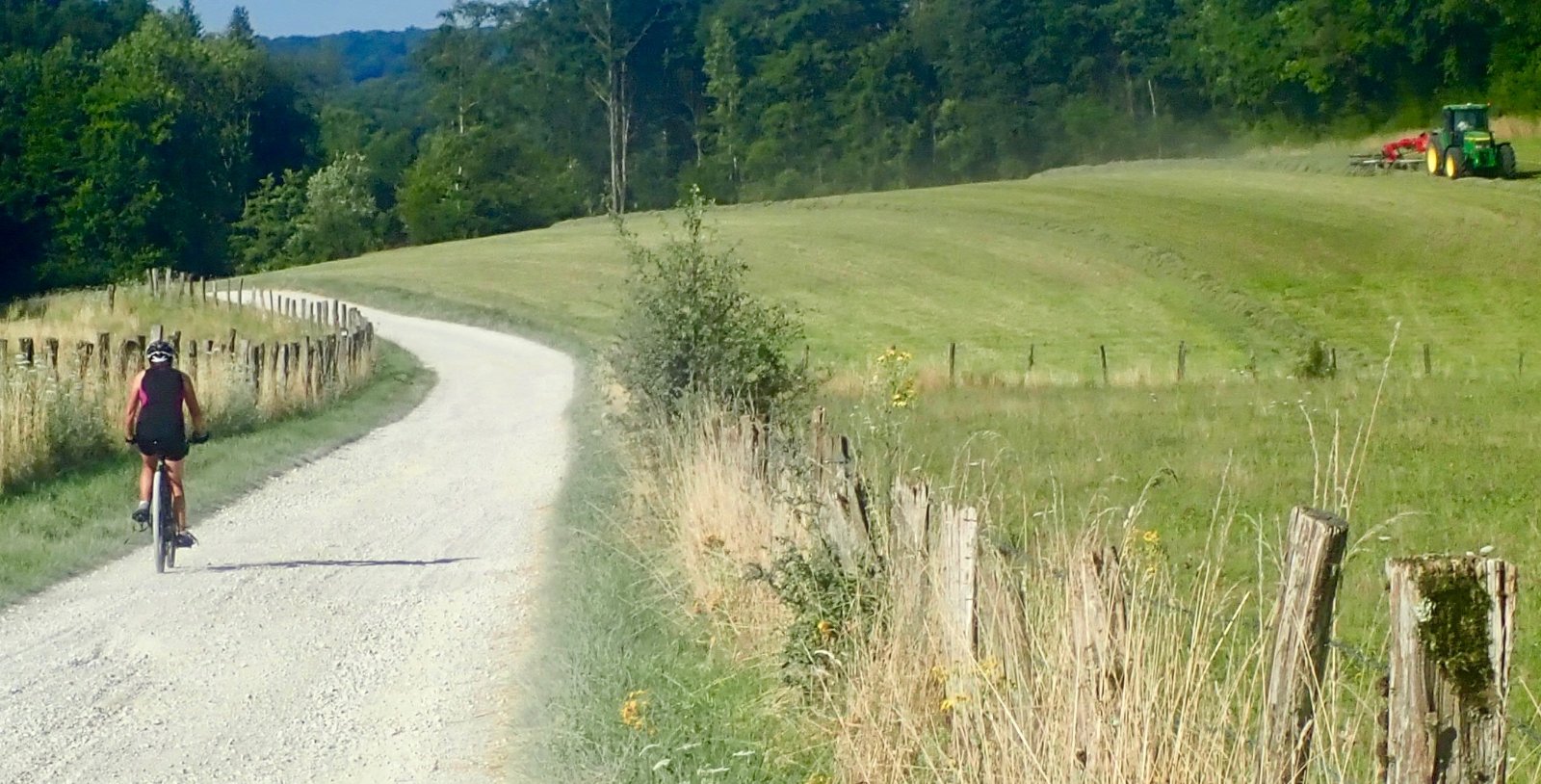chemin blanc Hyet-La Malachère.jpg