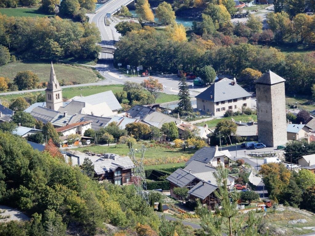 Saint-Clément et sa Tour Lombarde