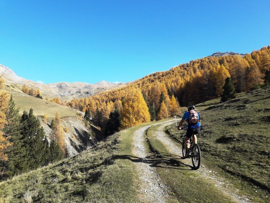 Fin Octobre : grimpée vers les mines d'amiante de Péas, altitude 2500 m