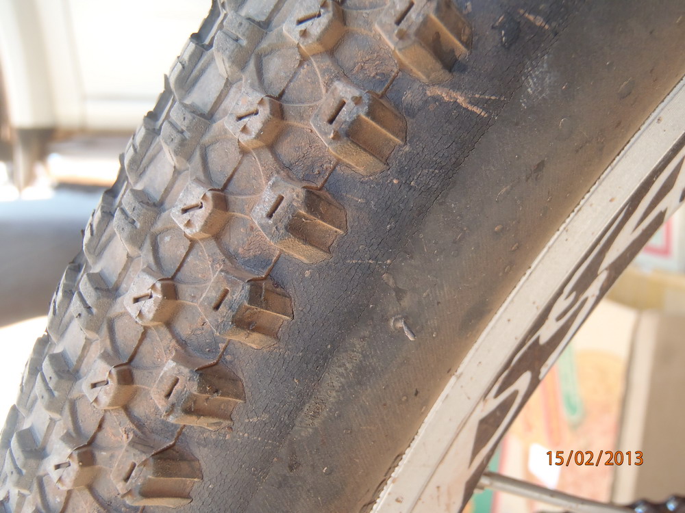 P2150120_pneu_kenda.jpg