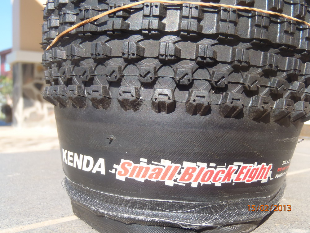 P2150125_pneu_kenda.jpg