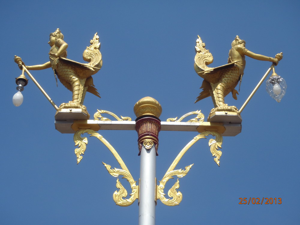 P2250162_ban_chiang_candelabre.jpg